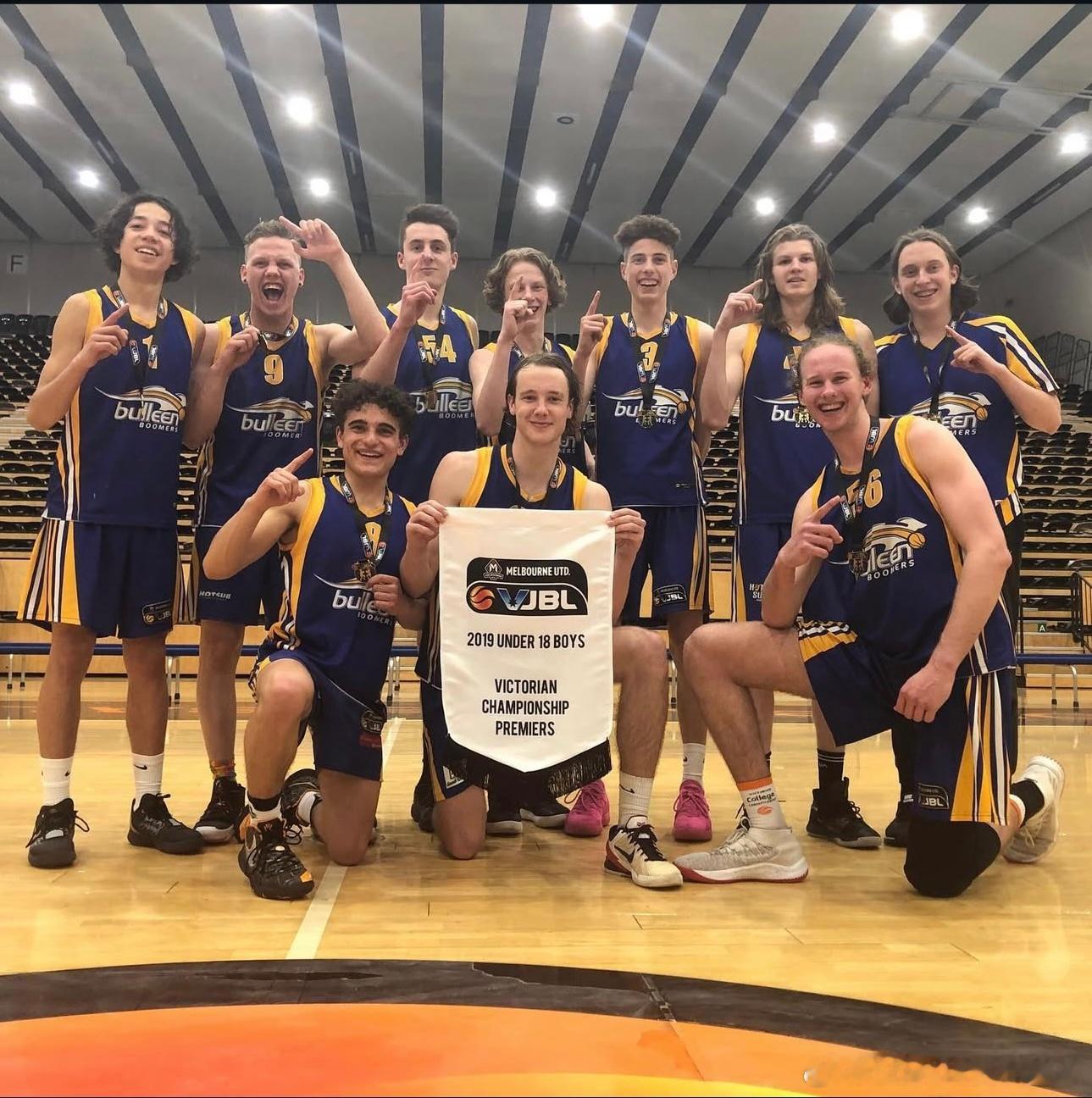 没有入选过国青级别的德尔奥索在NCAA打的风生水起，当年16岁时的队友，欧文福克