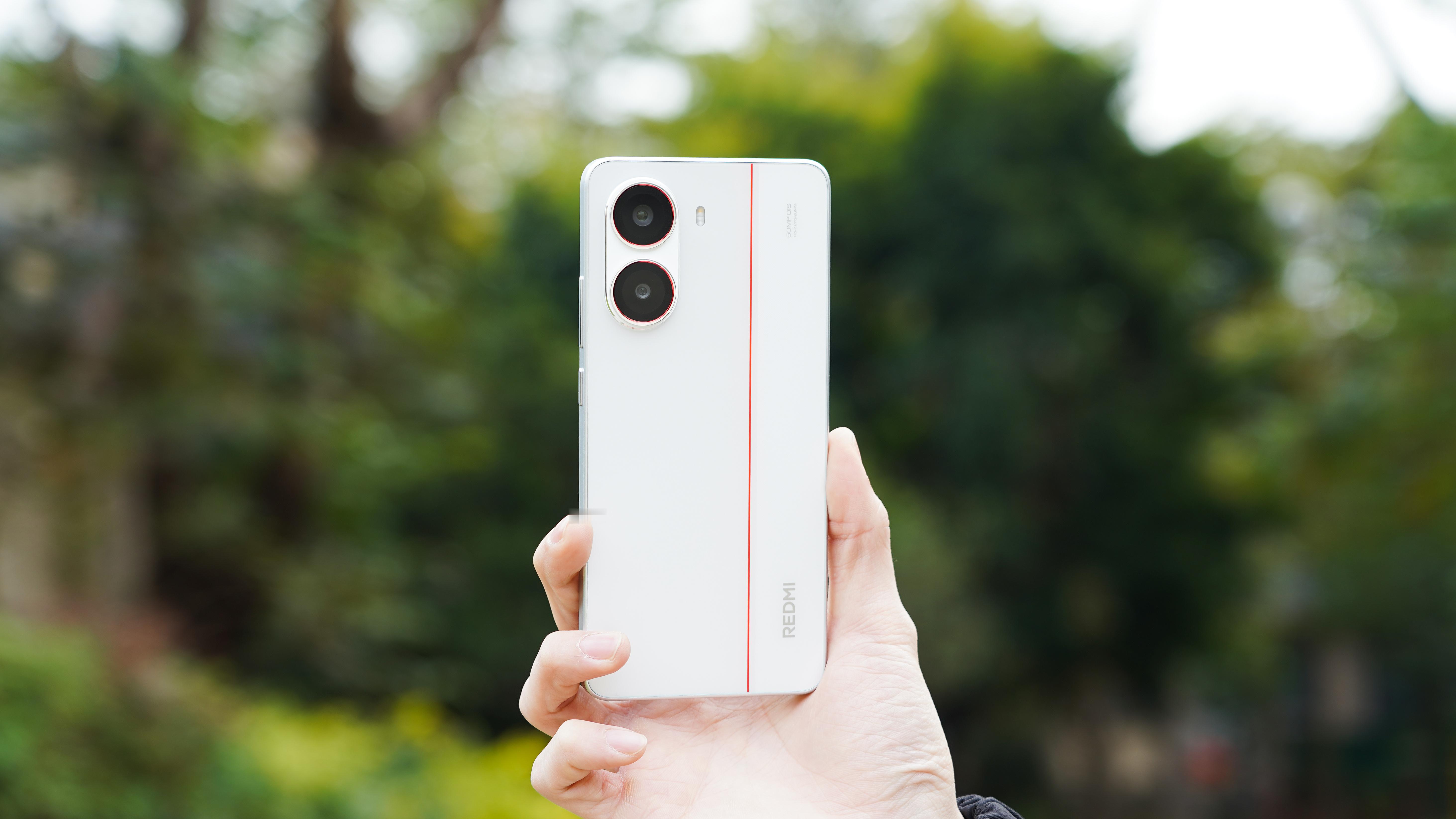 REDMI Turbo 4种草图赏作为2025年开年的第一款手机产品，主打