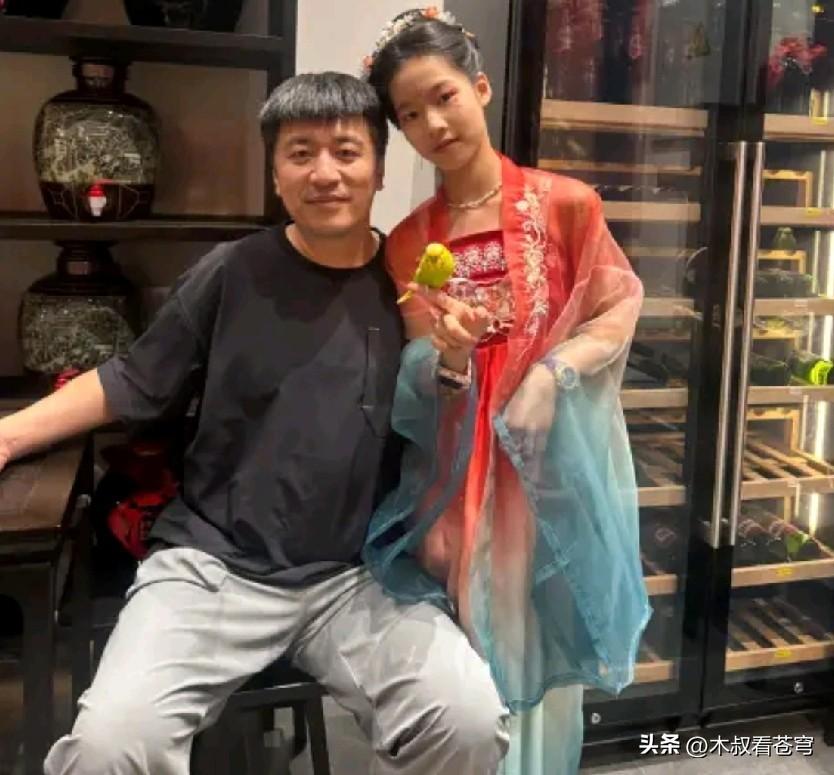 张雪峰公司员工待遇真是让人羡慕:入职满一年13薪，满2年14薪，年终奖人均6万，