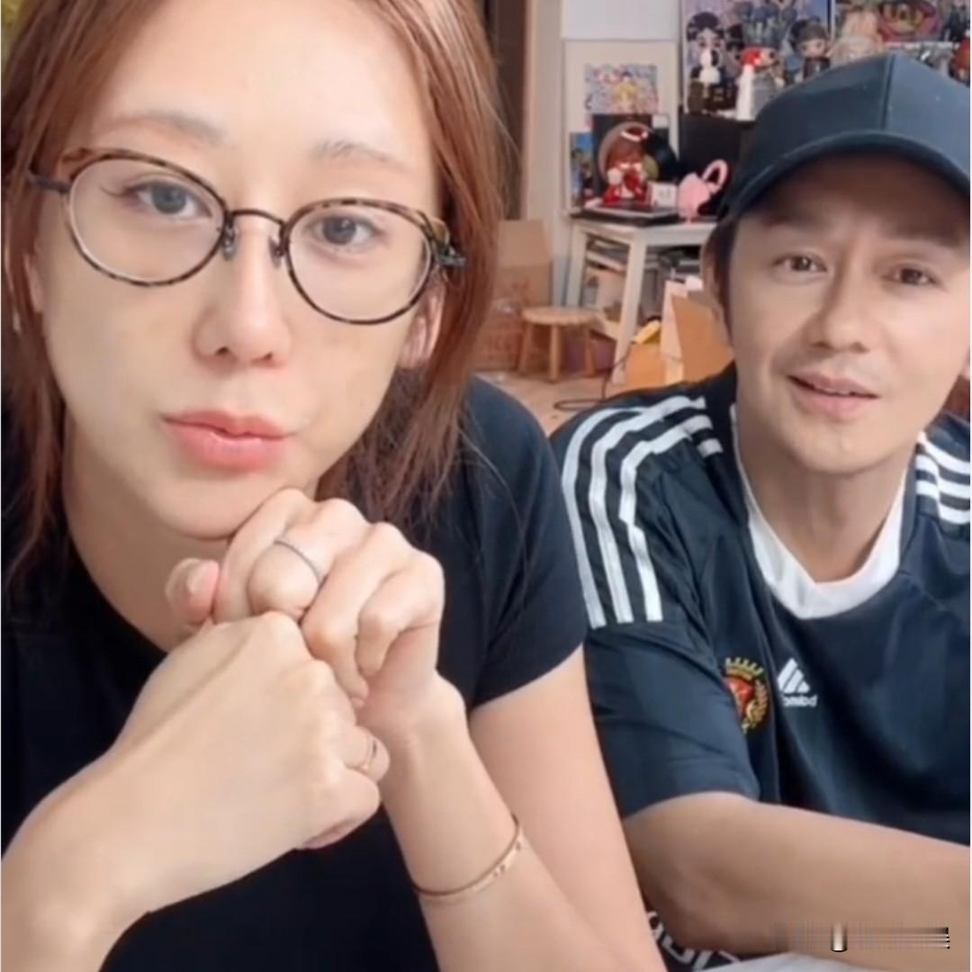蒋丽莎，爆料陈浩民婚前旧事！

9月11日晚，陈浩民与妻子蒋丽莎在直播过程中发生