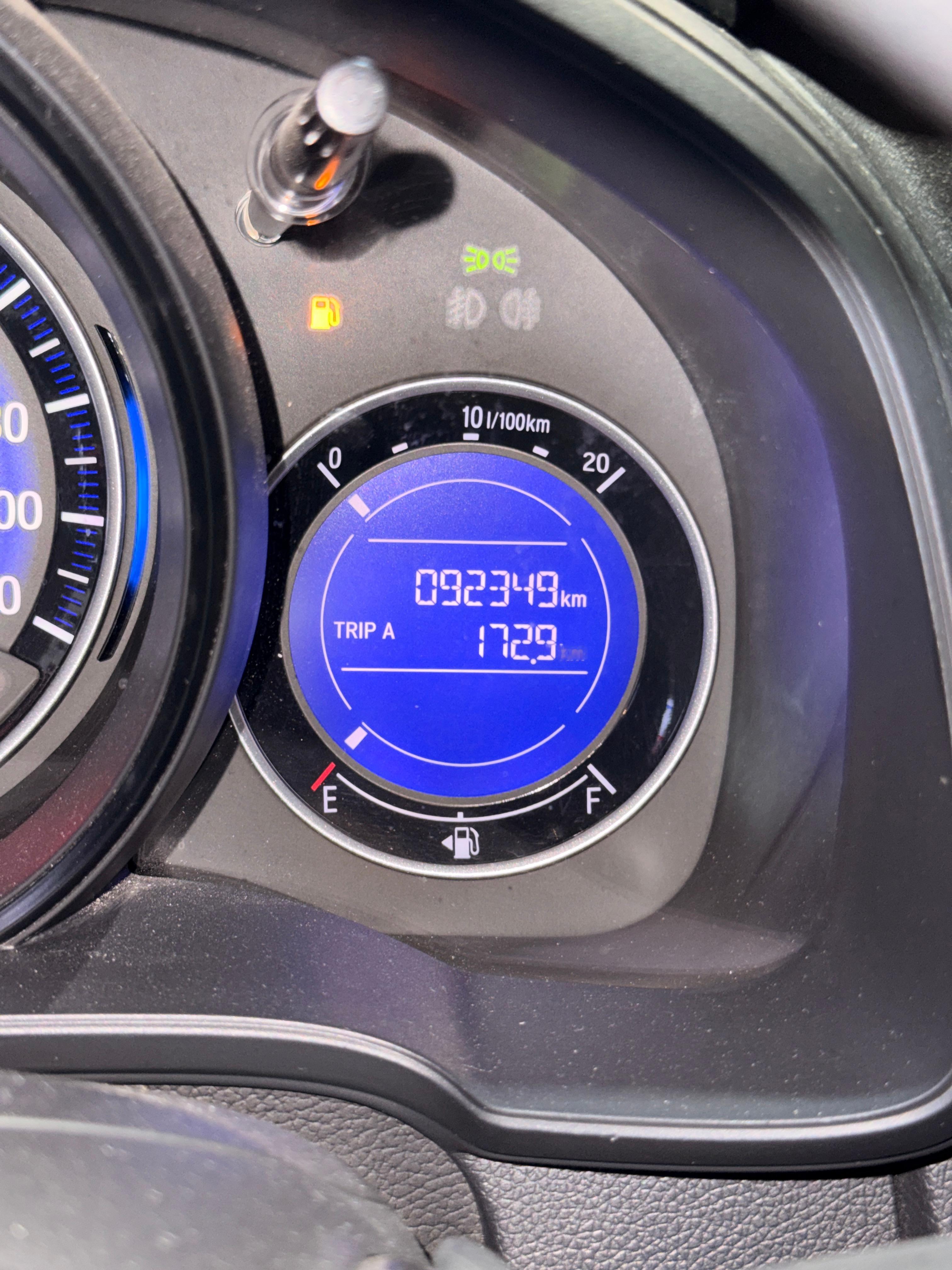 论油价涨到什么地步加50块钱飞度的油表灯都没灭