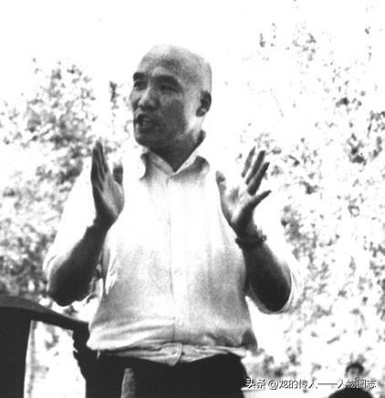 1948年，中原军区参谋长李达在宝丰会议上讲话，