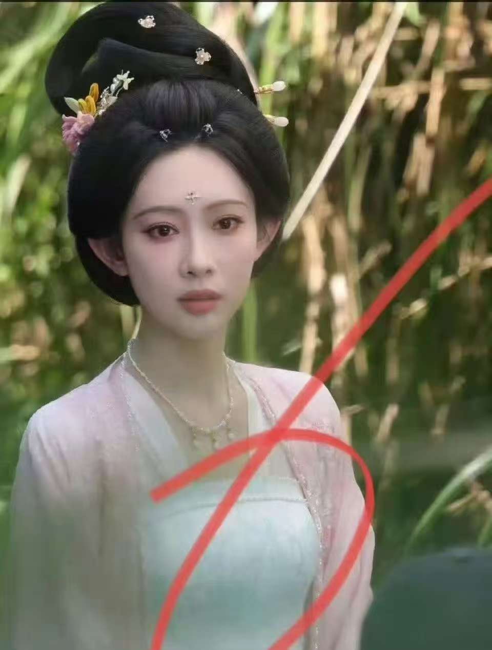 唐诡3拍出太平公主和上官婉儿，突然理解张雅钦为了唐妆剧增肥了，这发包太大 