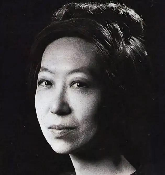 1956年的一天，张爱玲因吃了堕胎药，疼得死去活来。突然，她声音虚弱的说：“掉下