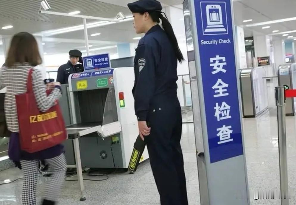 地铁安检‌有必要在特定风险场景下升级‌，但必须遵循‌比例原则‌，通过‌分级分类、