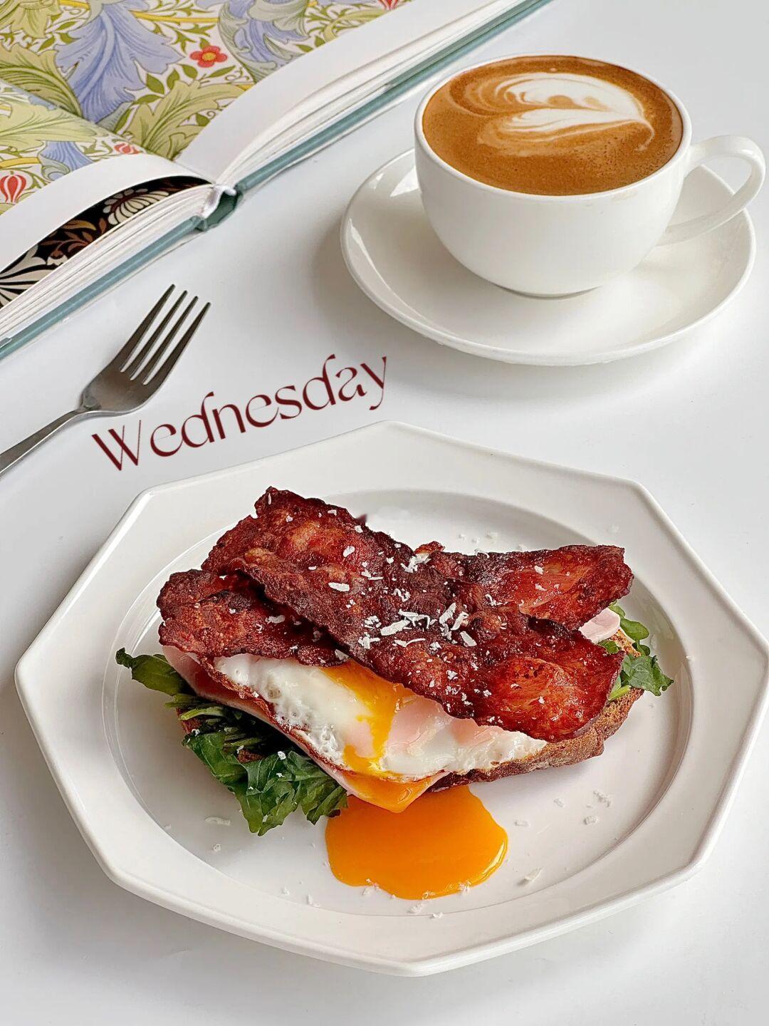 快手早餐｜焦香培根🥓煎蛋🍳开放式三明治🥪