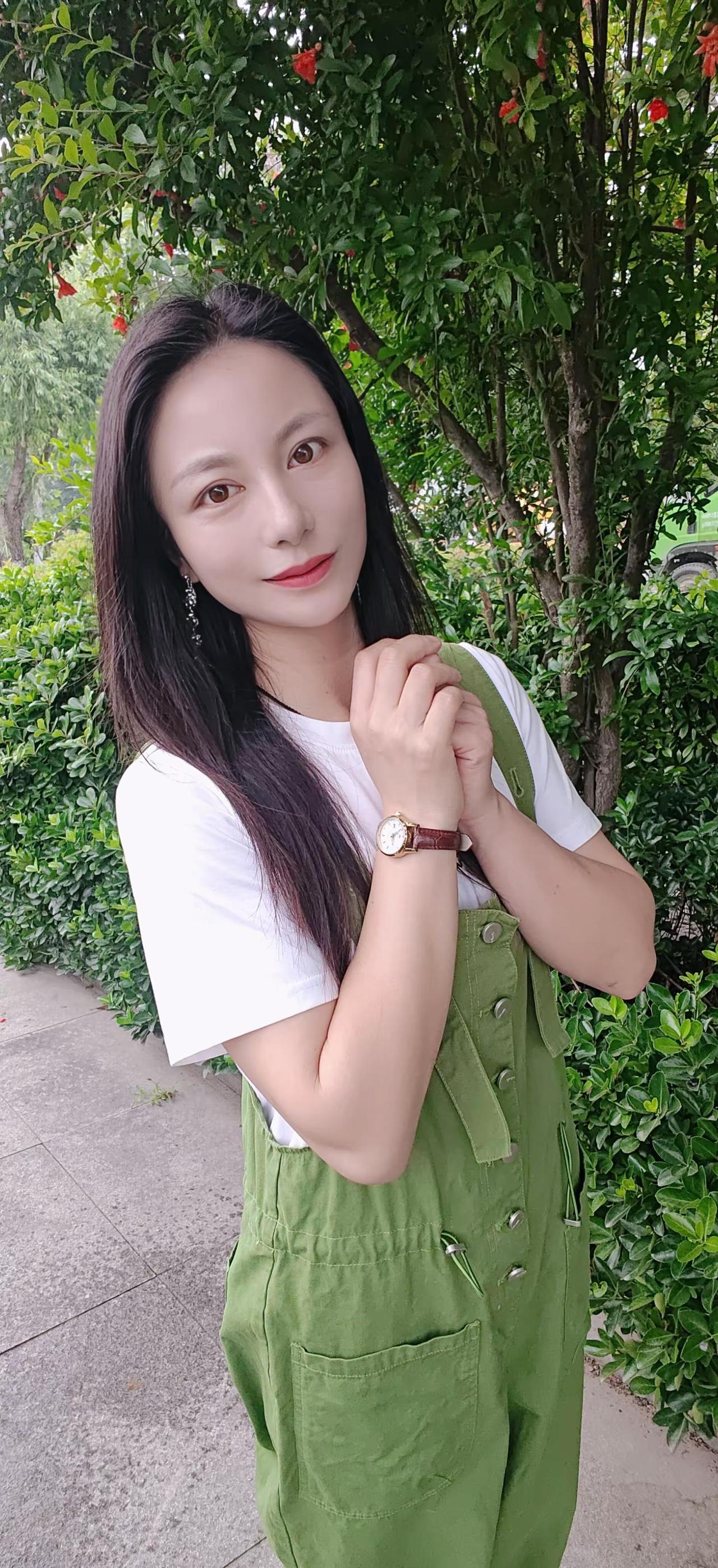 我在湖北，夫君你的polo衫买了吗？没买报尺码：夫人给你买😁😁😁