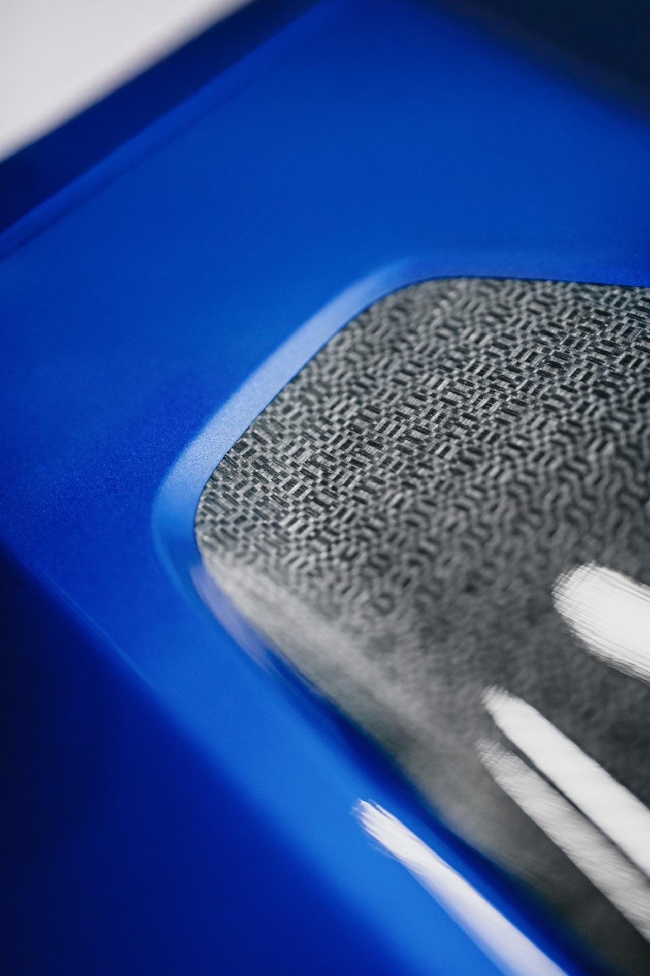 宝马又拿硬核创新奖！在巴黎JEC世界复合材料展上，凭借量产应用的亚麻纤维部件斩获