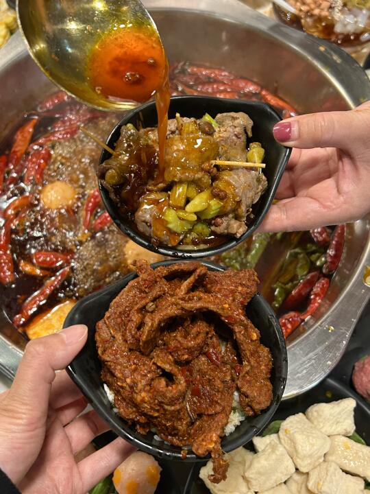 二七区居民楼下的老火锅。。吃了好多年！！！