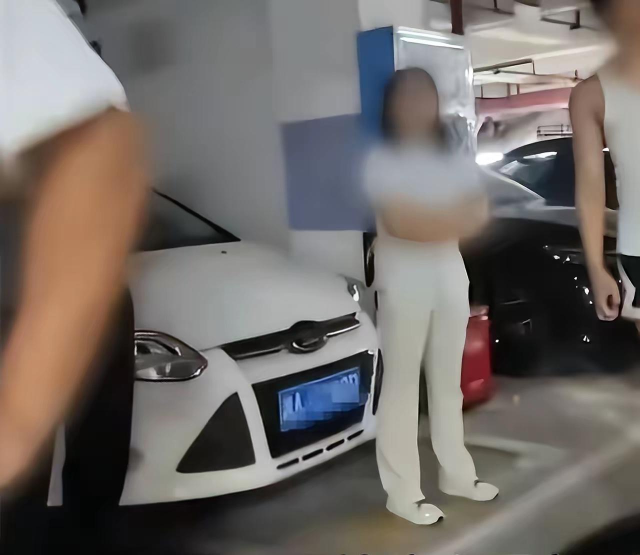 长沙女车主霸车位事件，告诉我们离法治社会还有多远？!

8天了，自己的车位被占，