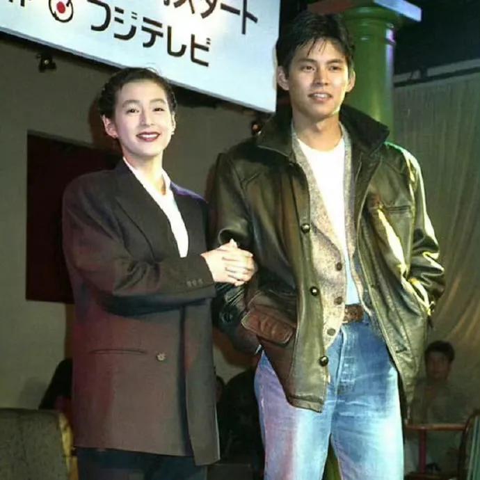 1991年，《东爱》男女主角织田裕二与铃木保奈美，一张珍贵的留影，难得一见，那时