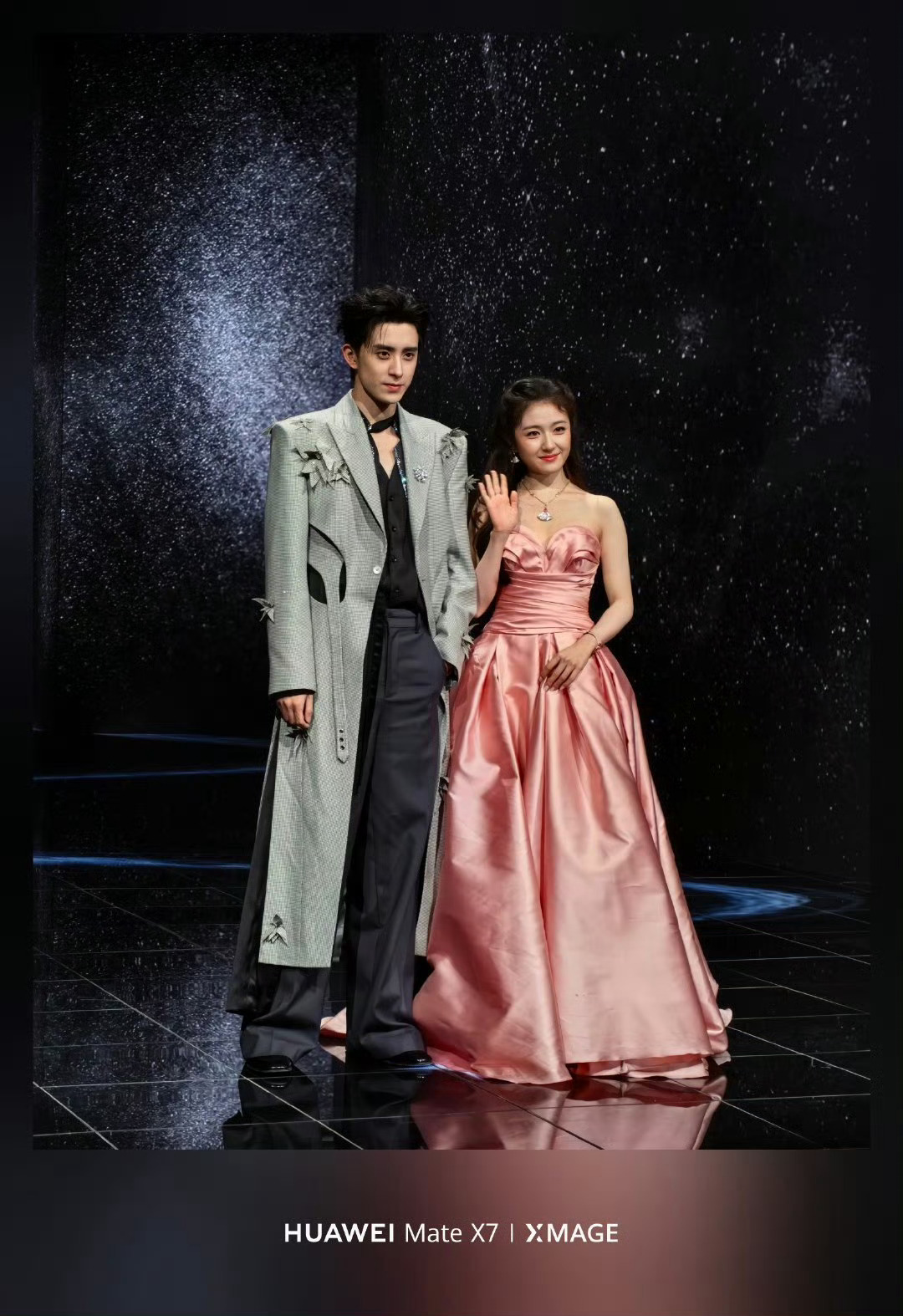 华为MateX7微博之夜生图直出 确实相当顶啊，折叠屏影像也能如此霸道！