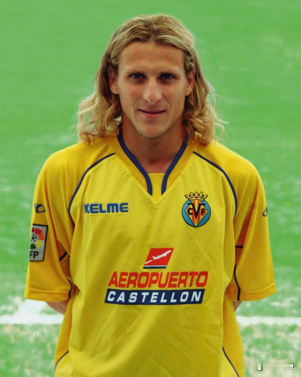 这才是黄潜比利亚雷亚尔，队史上真正的三大名宿！不接受任何反驳[加油]

神锋弗兰