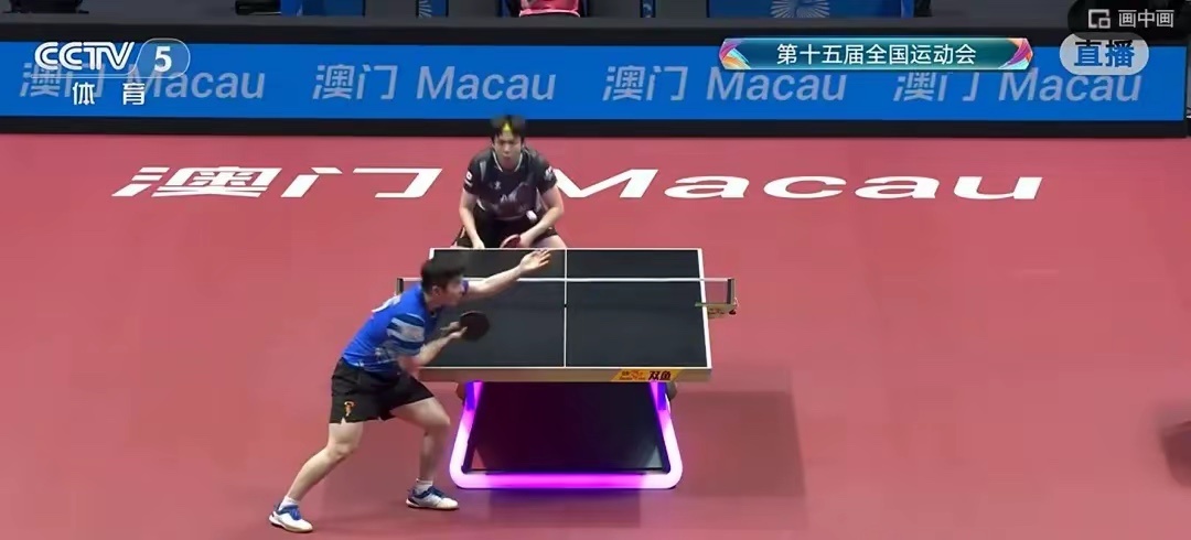 知难不退、遇险不畏、见好不收、当红不让，这就是小胖！雷总亲自转发祝贺樊振东，小米