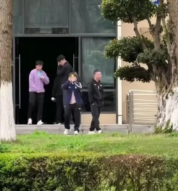 走别人的路
让别人无路可走，哈哈！
还是迪哥最给力
看到“树透社”和“草新社”人