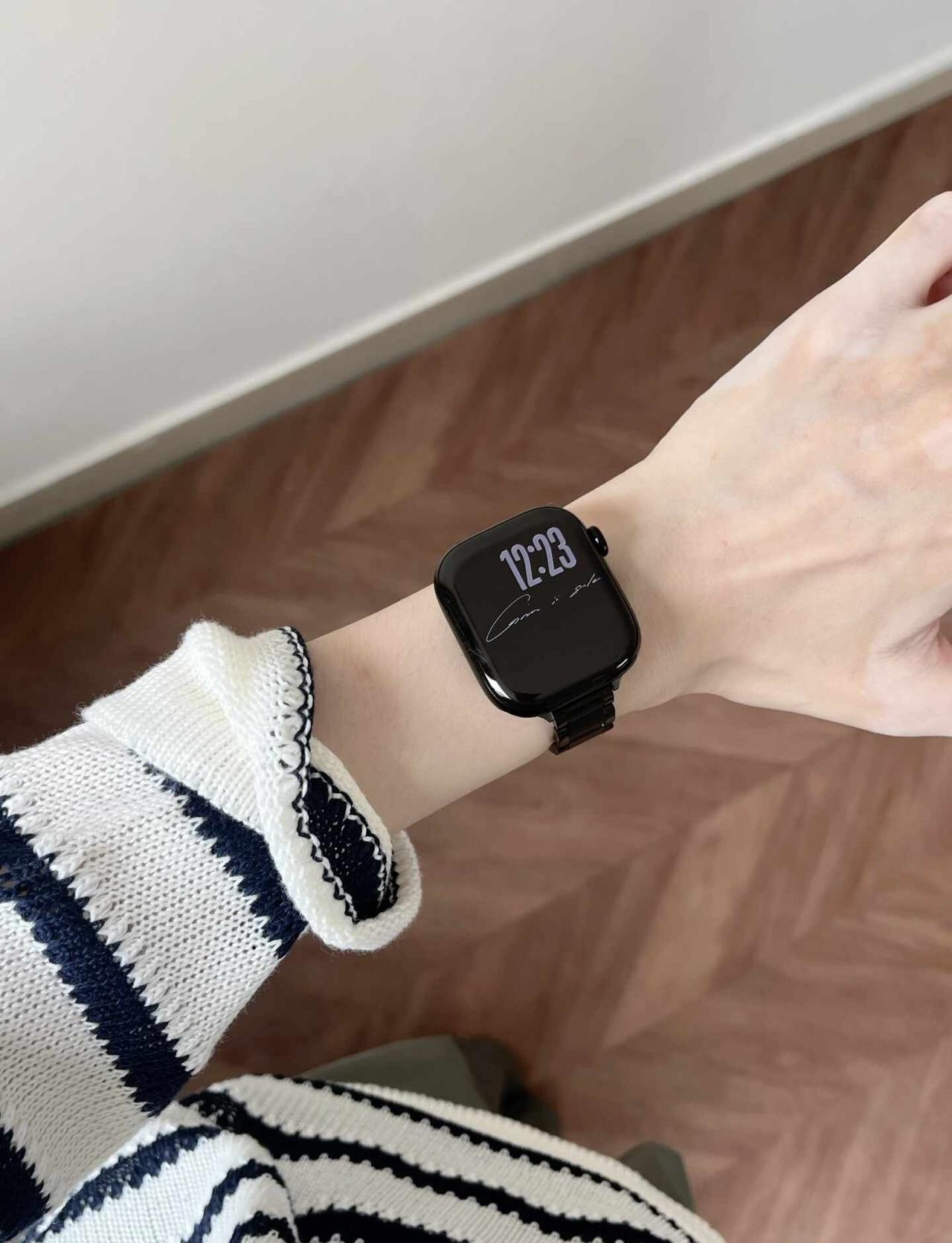 iwatch黑色老钱风好酷！！！好显白
iwatch表带分享 表带 applew