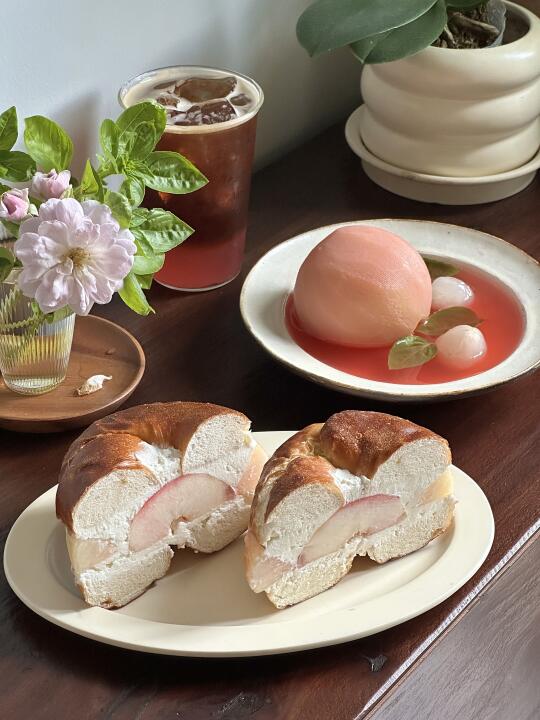 🍑夏日水蜜桃三明治与桃子糖水