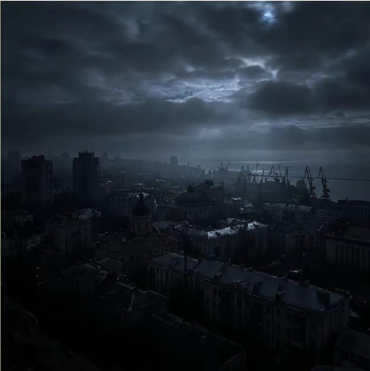 俄罗斯真的杀疯了。当地时间12月13日，乌克兰敖德萨州州长奥列格、基佩证实:敖德