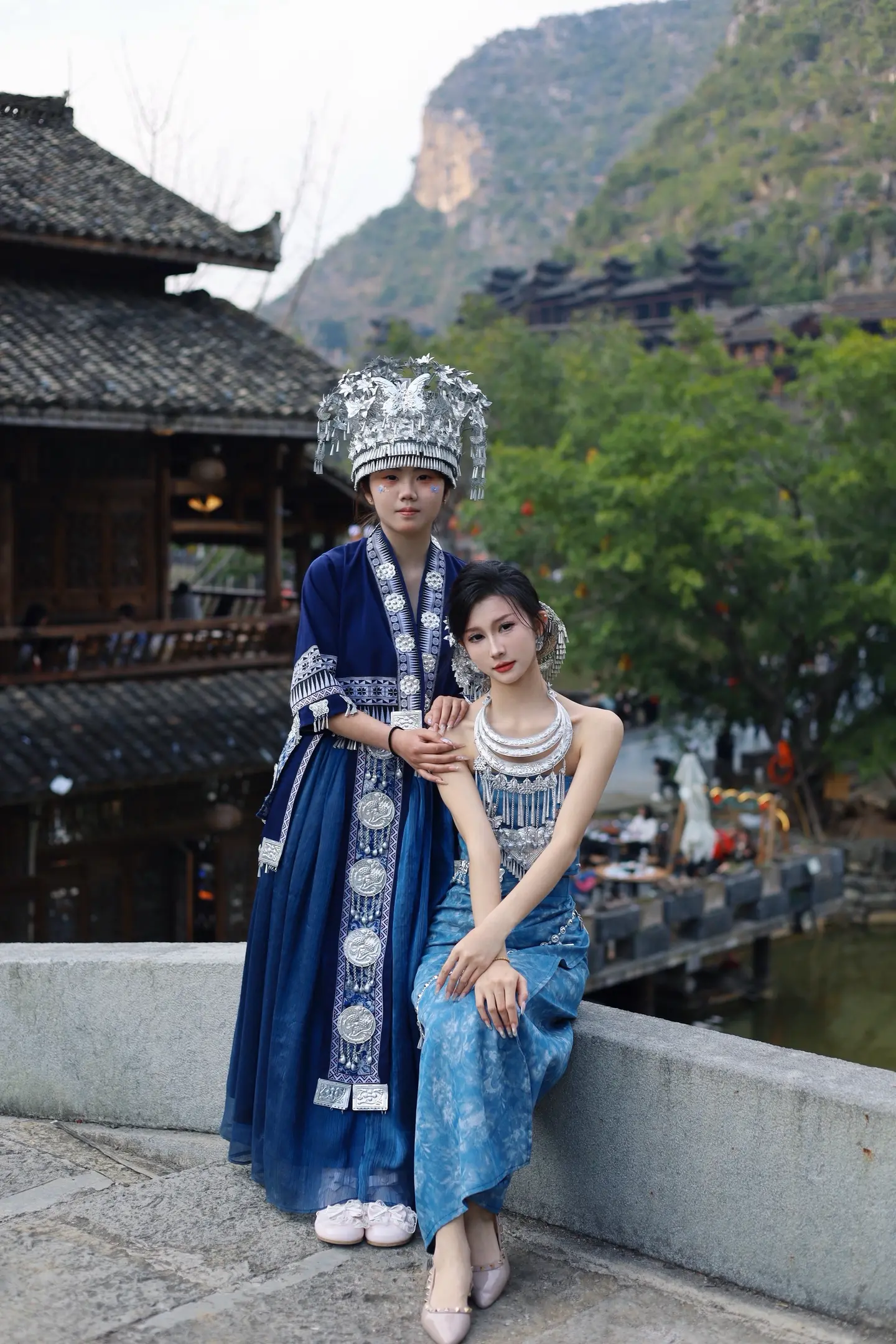 醉在黔西人未醒、乐在苗家忘忧愁。