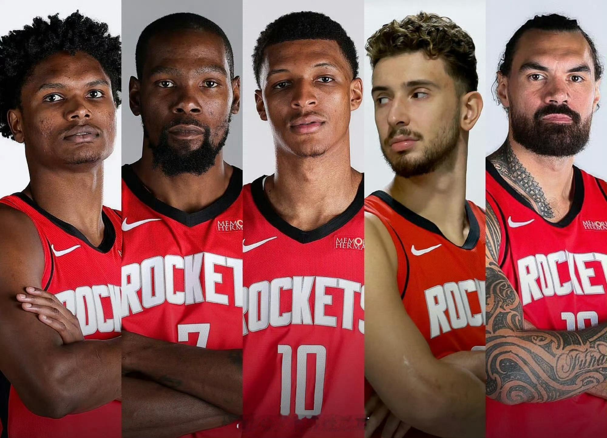 火箭队在今天对阵鹈鹕队的季前赛中开始了他们的双塔阵容：阿门、杜兰特、小贾、申京和