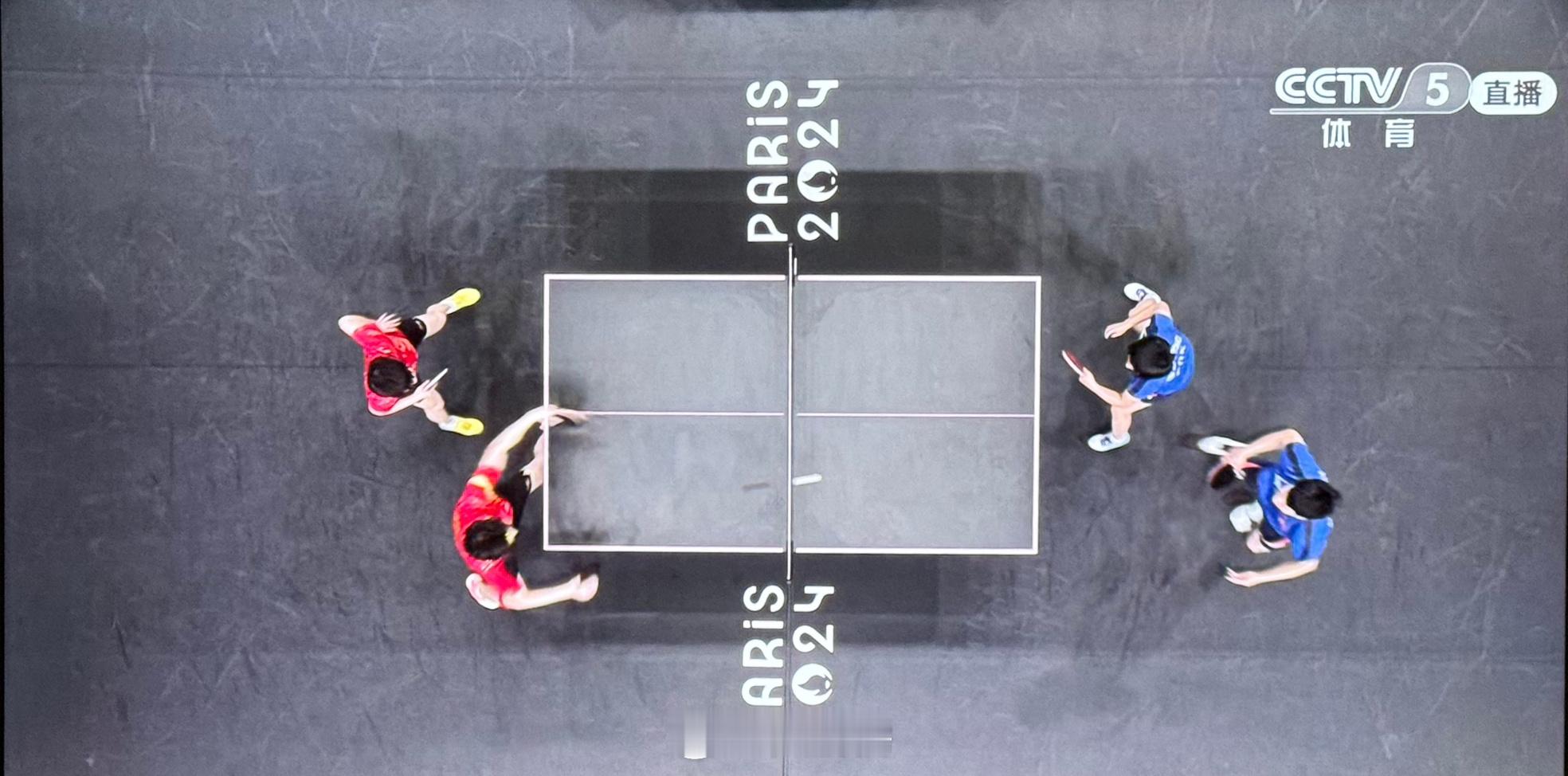 被追到9-8，立刻叫了个暂停，11-8 拿下第三局！大比分2-1 ！这个暂停叫的