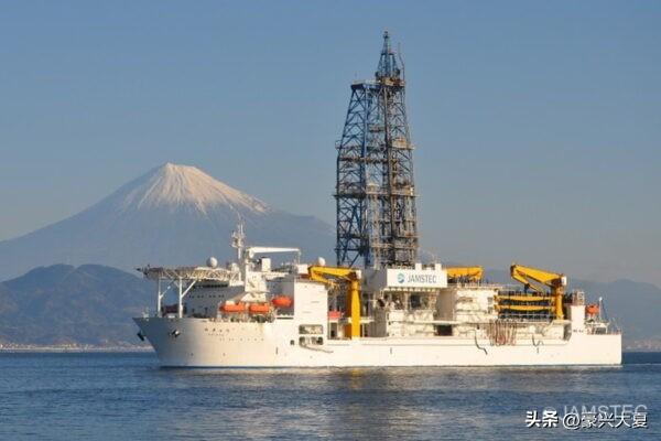 你敢相信吗？深海稀土够日本用800年？日本在自家深海，找到了巨量稀土资源，理论储