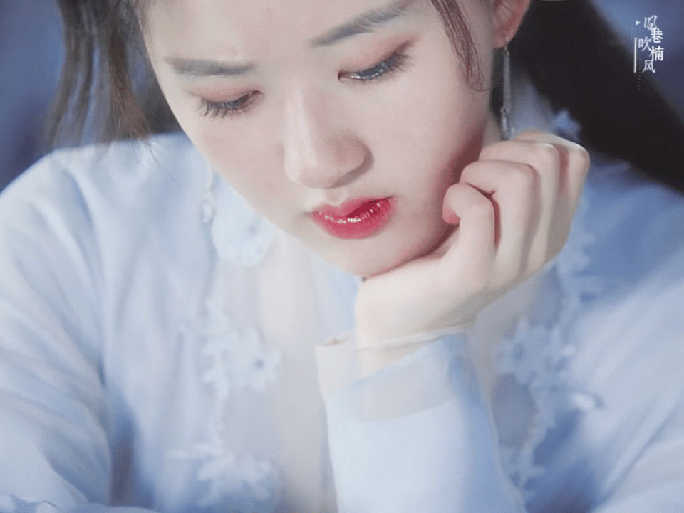 考古露思妹妹：演技舒服灵动，一部一部戏默默矫牙→提升体态→练习台词，5⃣️部集均