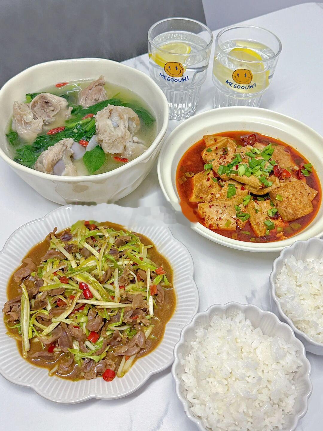 ✅晚餐分享｜韭黄鸡胗➕红烧豆腐➕大骨头青菜汤