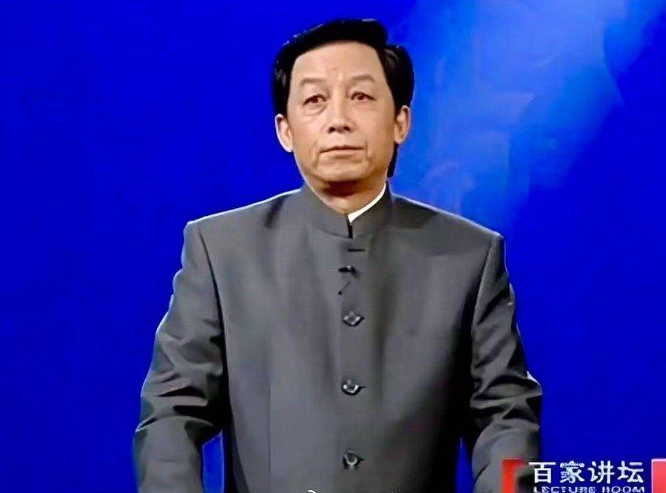 原来百家讲坛是真的在教东西刷到这个话题，记忆瞬间拉回童年。那时看《百家讲坛》，总