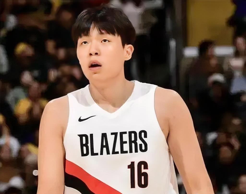 杨瀚森太让人失望了，不是因为开拓者125-122险胜独行侠，而是因为——
1.杨