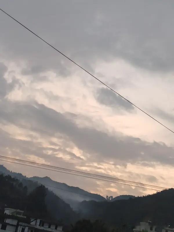 和不讲道理的人讲道理，这事儿得分情况。有的人是真不懂道理，认知有限、被情绪左右，