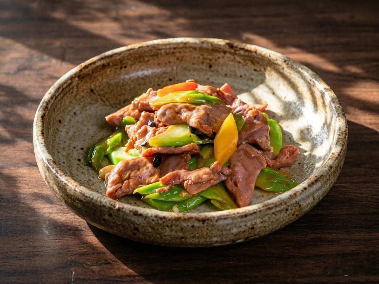 豉香苦瓜炒雪花牛肉

【食材准备】

主料：雪花牛肉 250克（逆纹切0.3厘米