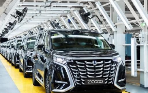 直到委内瑞拉的总统被抓，我们的油船被美国扣留，才知道为什么我们一直在发展电车。