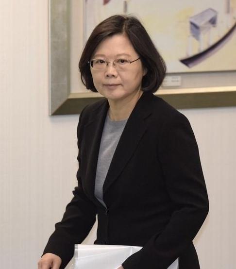 蔡英文罕见发声：“我是台湾人并没有错，我是中国人，因为我是念中国书长大的，受的是