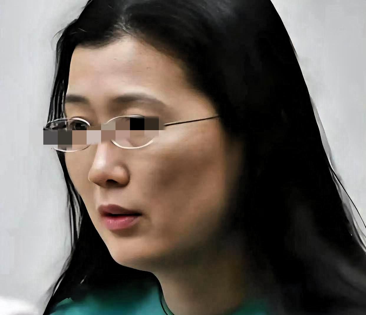 北大化学才女李天乐：潜伏在顶级药企十年，她利用职务之便，将其清华丈夫一点点“熬”