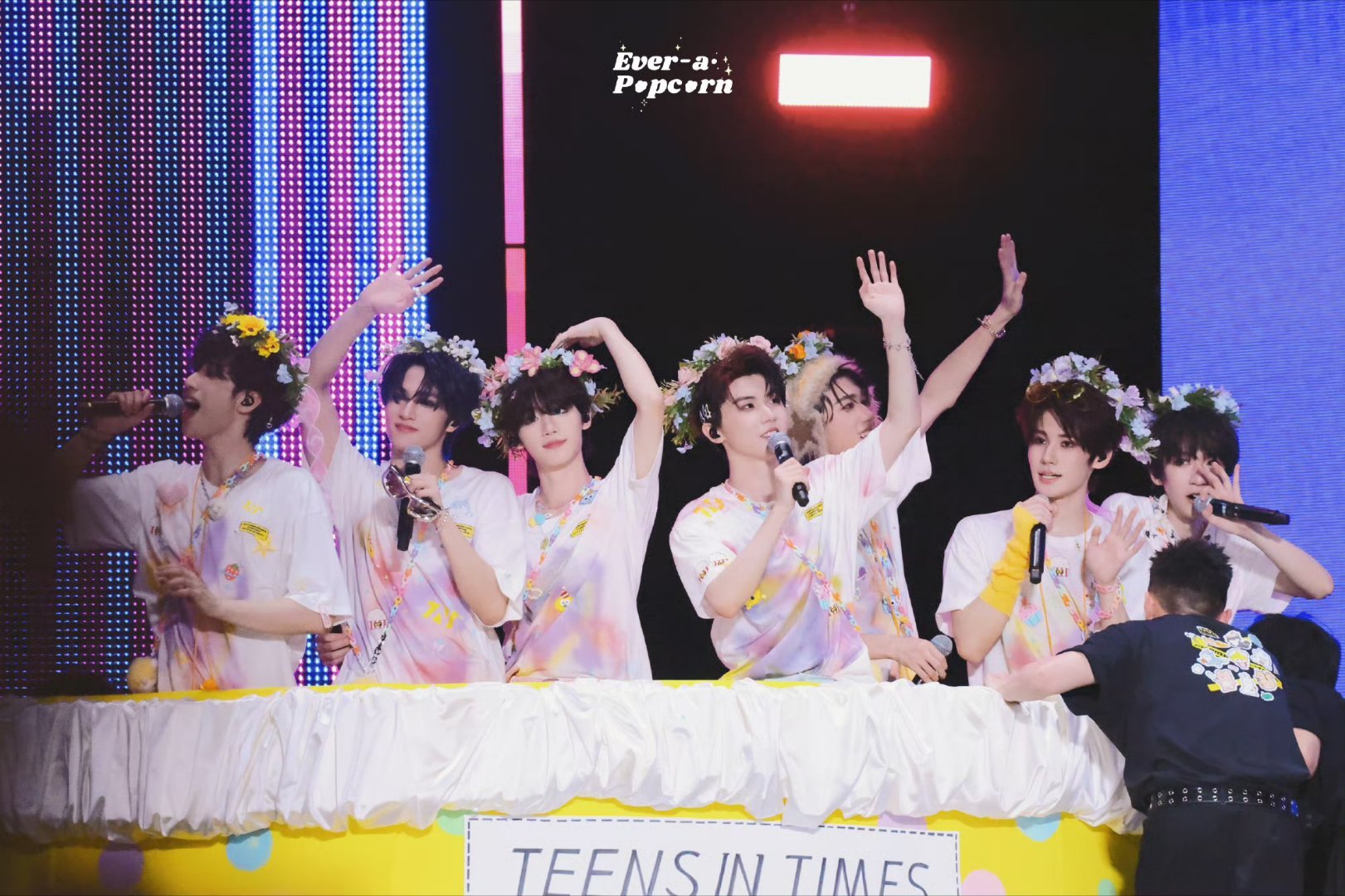 时代少年团 🖤💛时代少年团新歌全世界我最美 🖤💛时代少年团 五载共振筑星