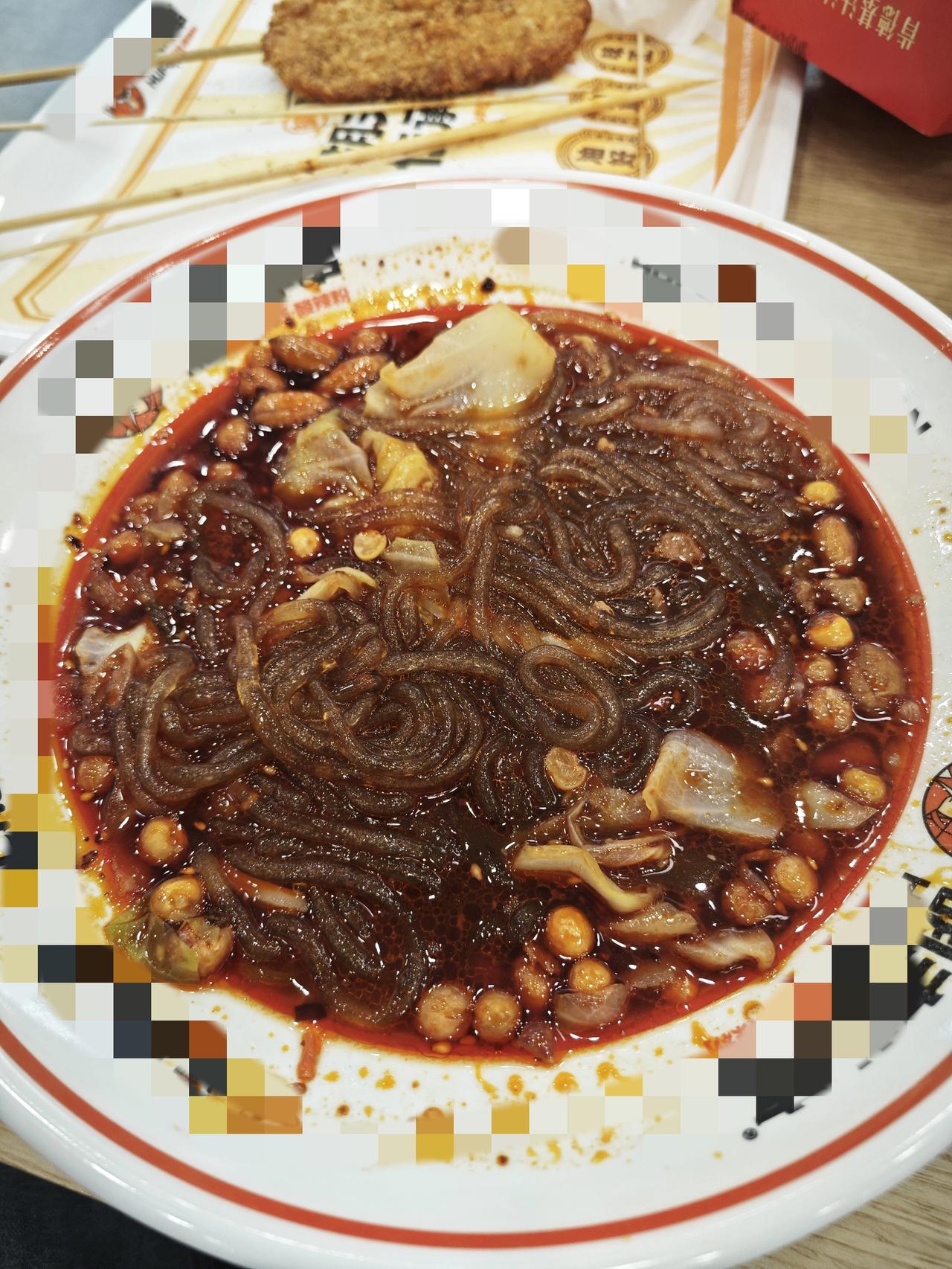 怪癖！
生理期特馋的一口，
酸酸辣辣的过瘾！
总感觉嘴巴淡淡的，
吃的东西啥味没