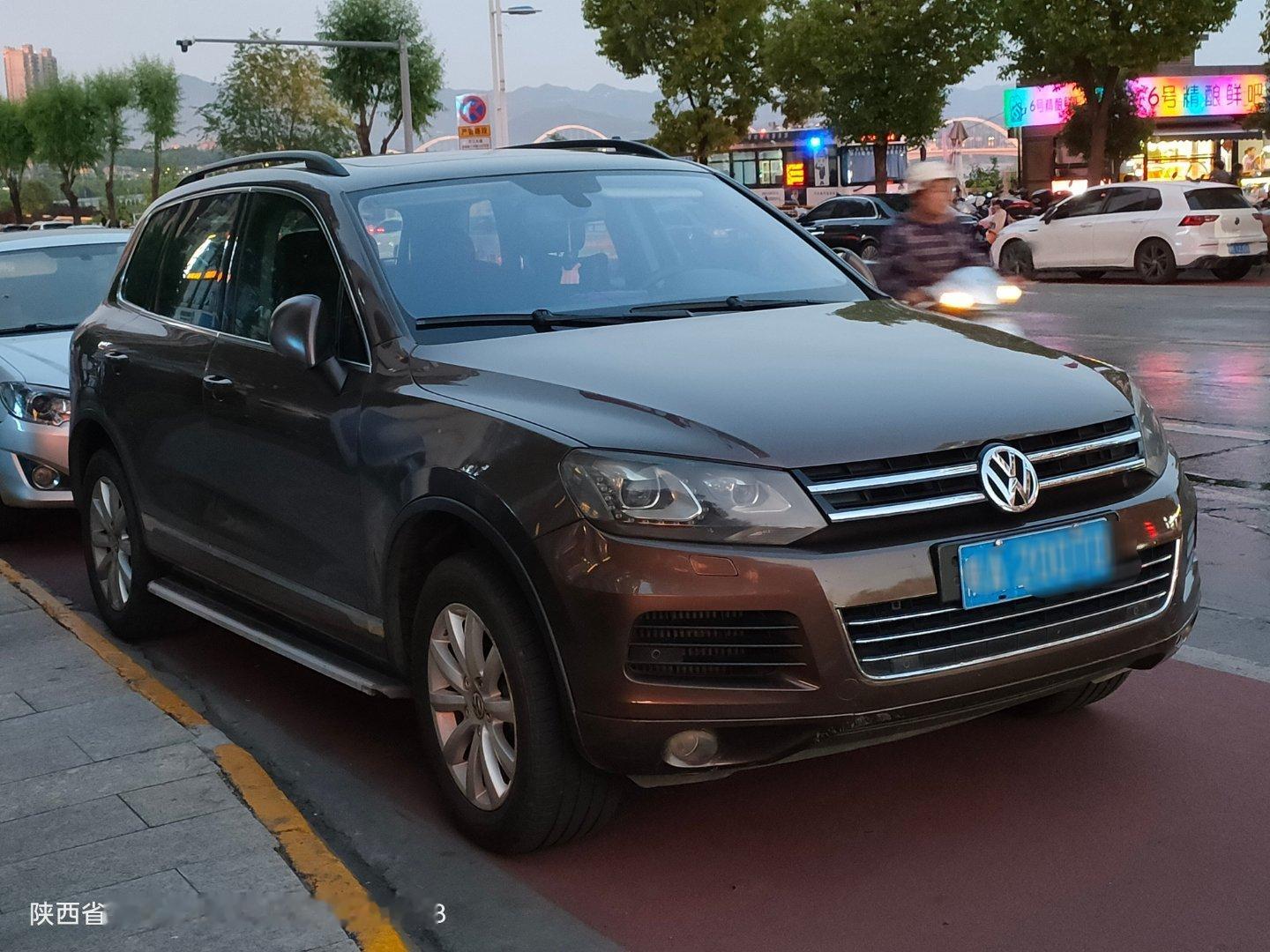 汽车汽车街拍我与汽车的日常途锐 大众途锐柴油版 安康·美豪丽致酒店(安康滨江旗舰
