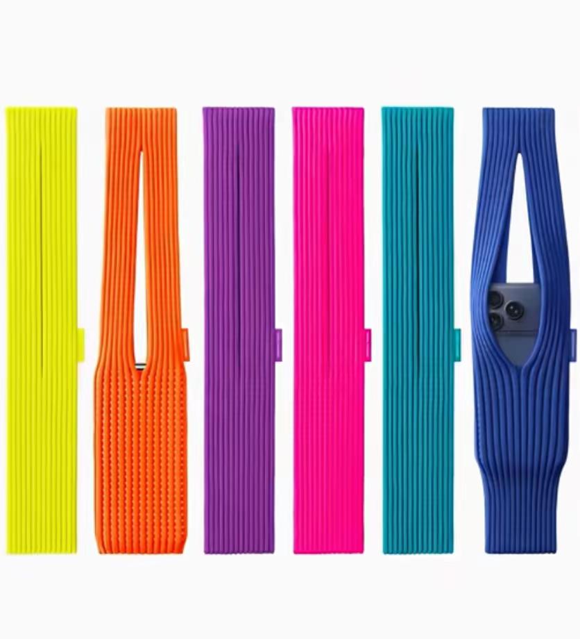 不得不说！
有钱人的审美咱更是看不懂啊！
苹果发布的专门为他们家手机设计的
这款