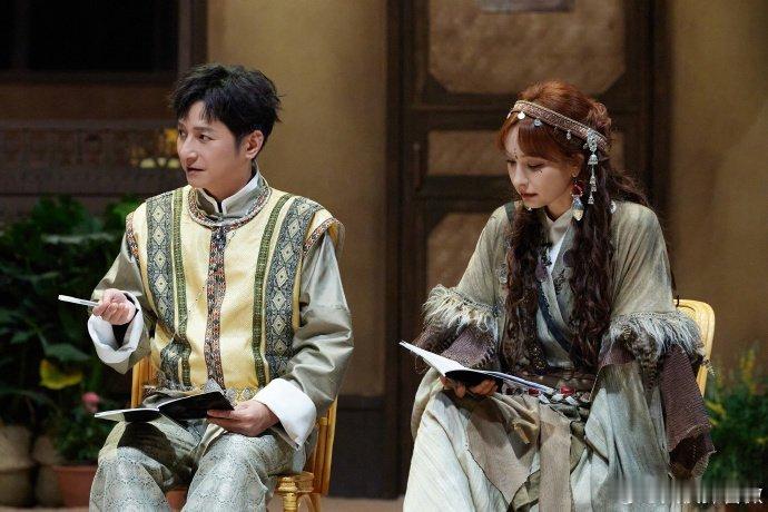 一想到何老师80还得探案就心酸大侦探何老师八十岁拄着拐杖还在梳理时间线。别人安享