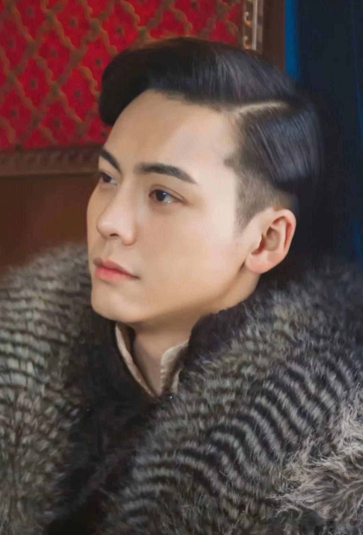 顶级张启山赛级陈伟霆 陈伟霆演张大佛爷的唯一性！内娱独一份的硬朗气质来诠释白月光