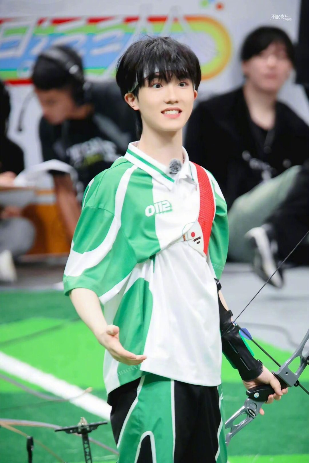 苏新皓运动会三年换了三次队服 苏新皓运动会三年换了三次队服 ，谁懂苏新皓穿黑是真