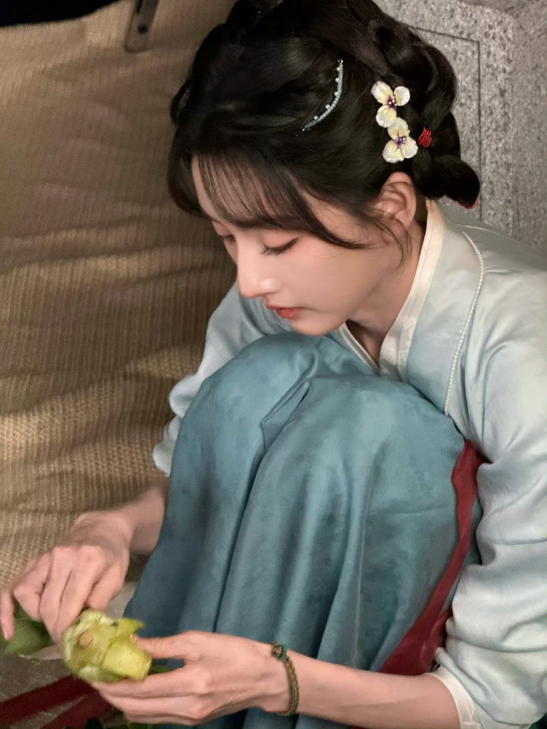 宋祖儿吴蒖蒖看吴蒖蒖一路从后厨闯到尚食局掌印，手握炒锅能烹出珍馐百味，掌起印信能