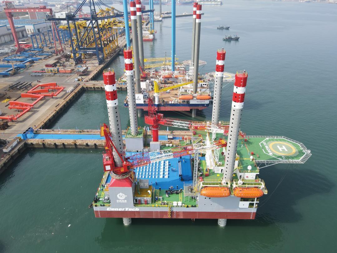 4月18日，中船武汉船机海西重机承建的我国首座海上移动式多功能措施平台“海洋石油