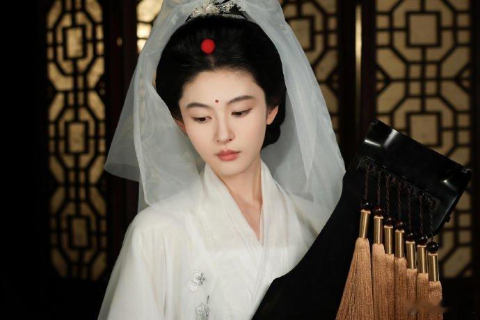赵晴从此不敢看观音赵晴最新观音造型，很有古典味儿，越来越美了～赵晴观音造型