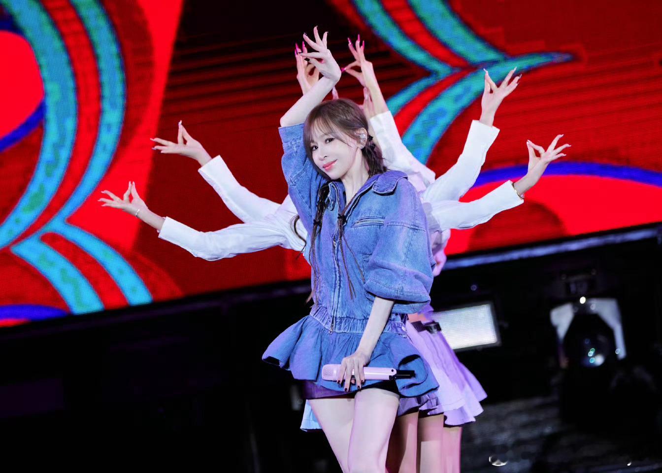 今天会更新美照嘛