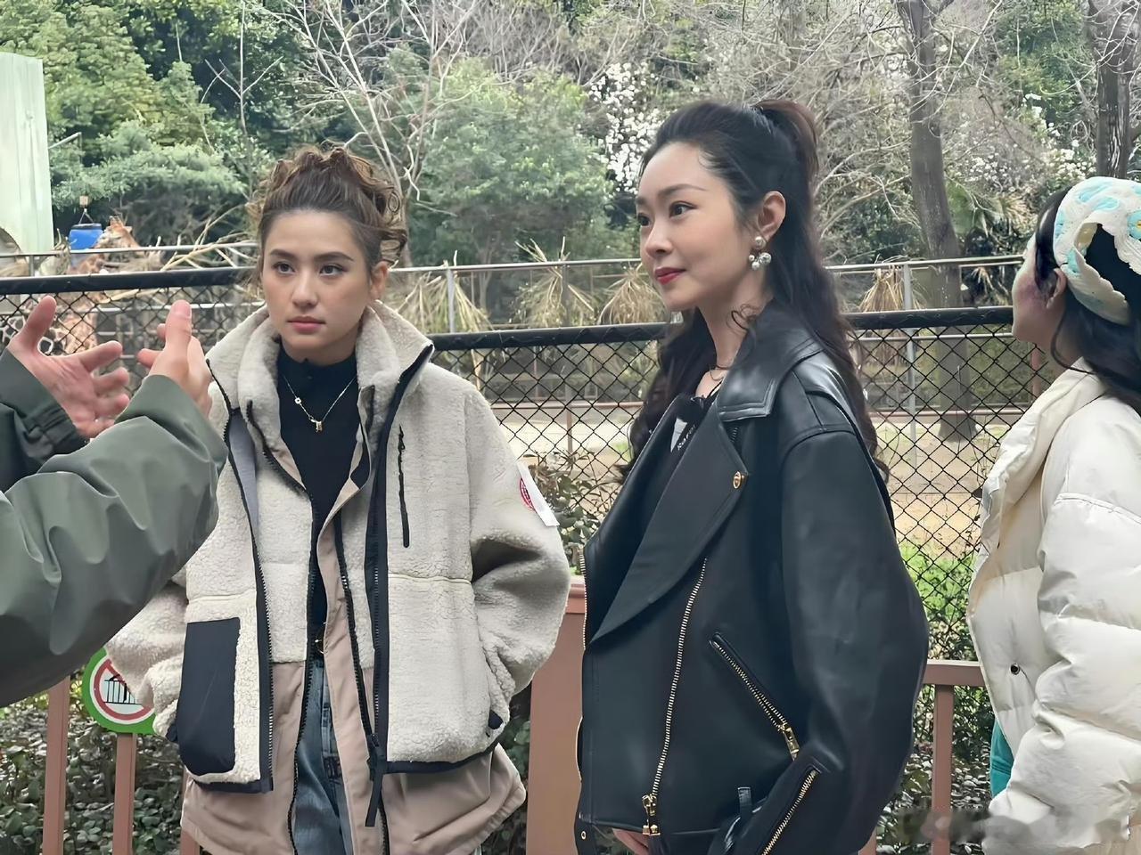 这大概就是豪门千金和明星的区别吧！ 