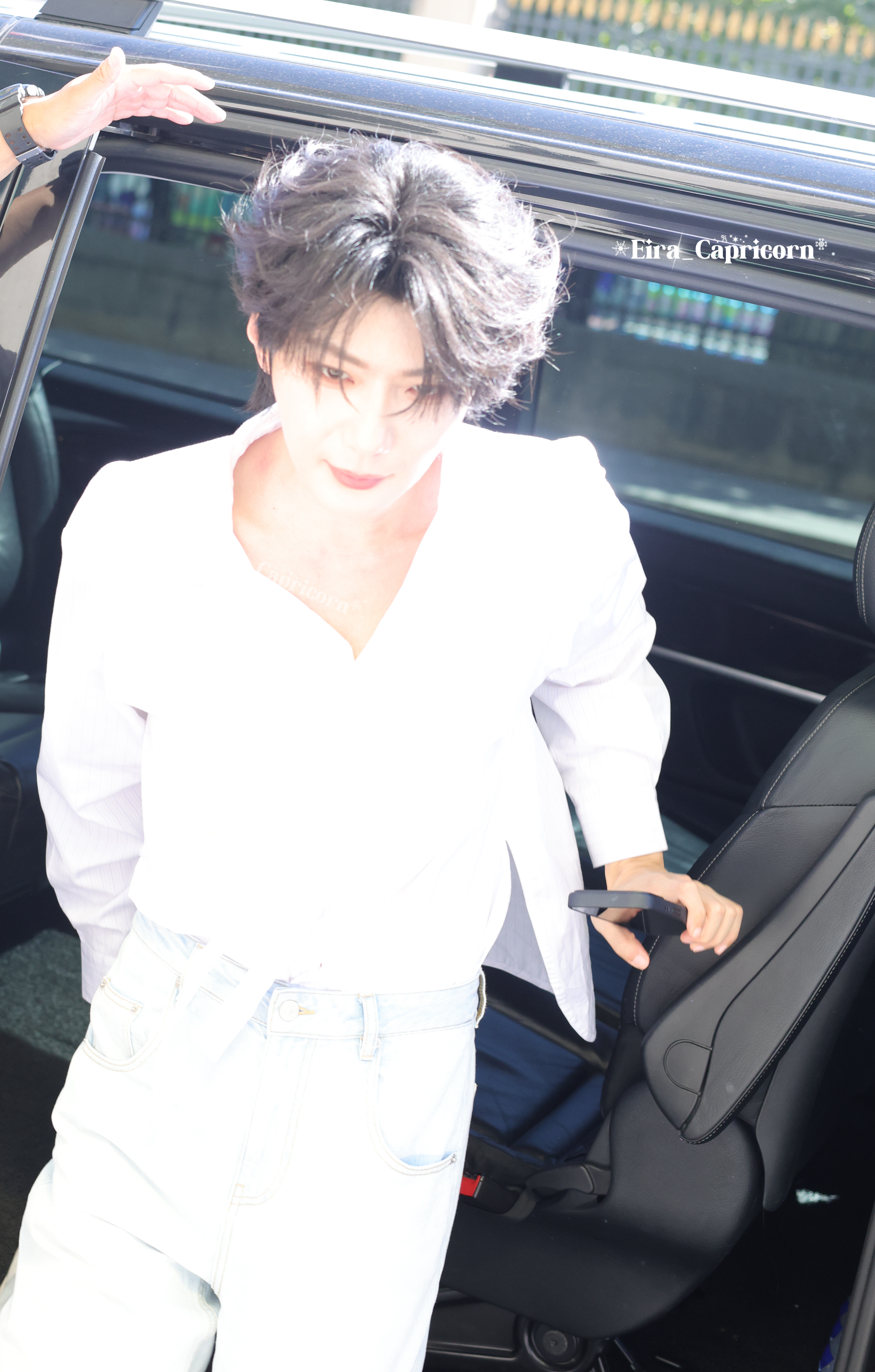 郝熠然巴黎男装周路透来了，大事十分肯定超级秒，好帅气，气质也很好！郝熠然巴黎高定