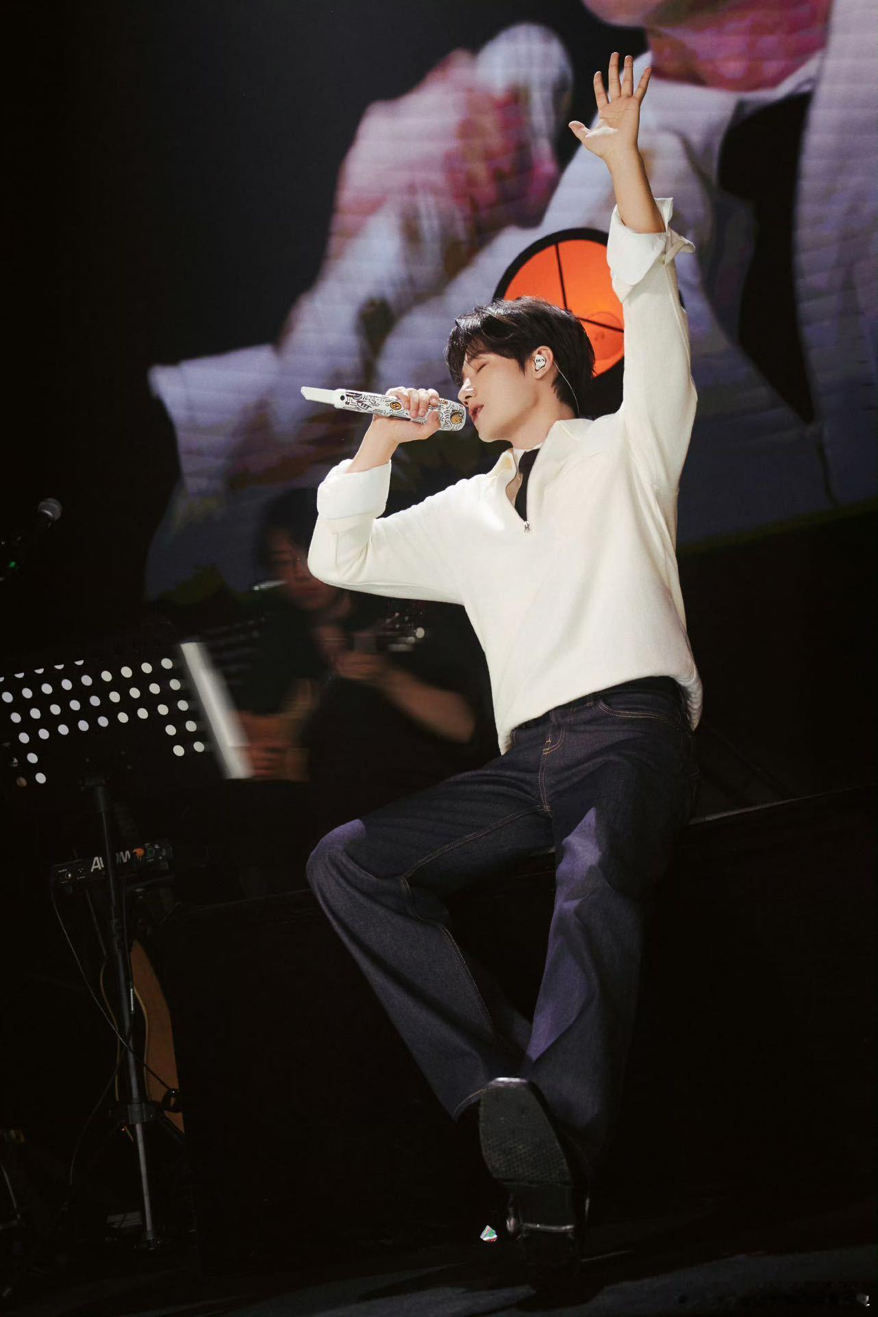 蒋敦豪直播 干货多到需要拿本子记，从灯光到编曲，每个细节都有讲究。能这样系统地了