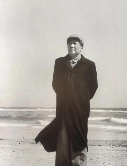 千万不能打美国！听听毛主席是怎么说的！当年抗美援朝时，很多人给毛主席提意见说美国